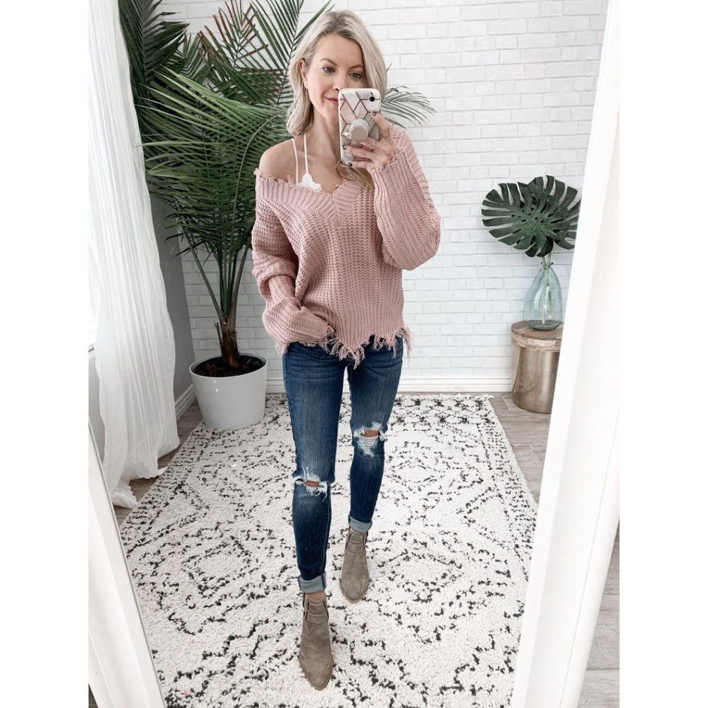 NWT Mauve Distressed Fringe Sweater - Picture 5 of 7